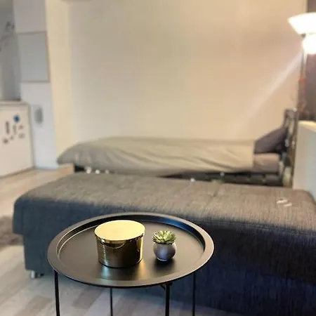 Apartamento Pallet Bed With Lights Small Cluj-Napoca