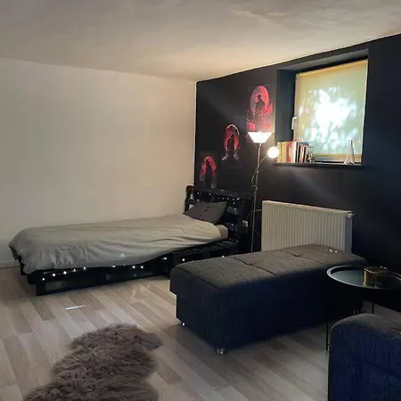 Apartment Pallet Bed With Lights Small