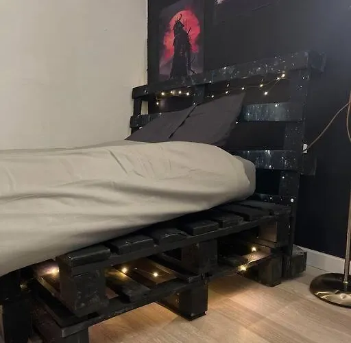 Pallet Bed With Lights Small 아파트 *